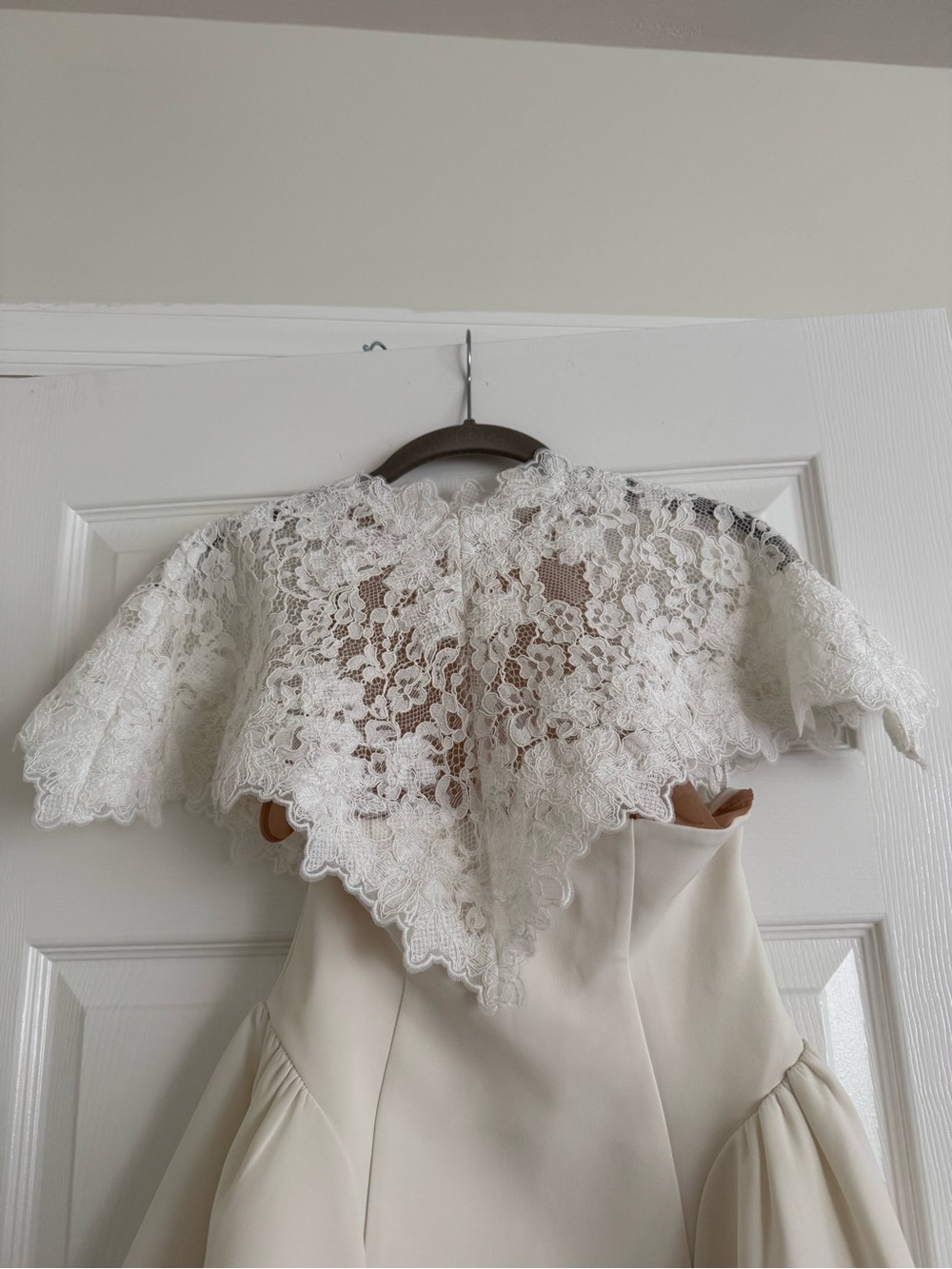 HELSA Mademoiselle Lace Overlay Mini Dress Ivory White NEW with tags - Picture 4 of 13